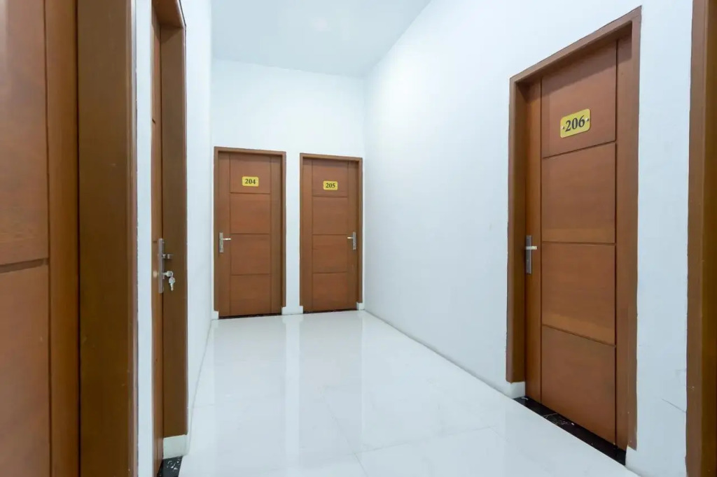 Super OYO 839 Royal Guest House