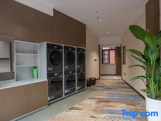 Xuan'en International Hotel (Xuan'en Gongxiu Cruise Wenlan Bridge Branch)