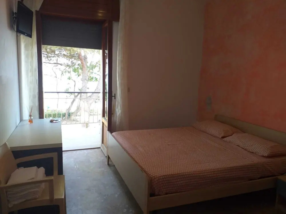 Room in B&B - Quadruple Room in Pineto - A Stone Throw From the sea