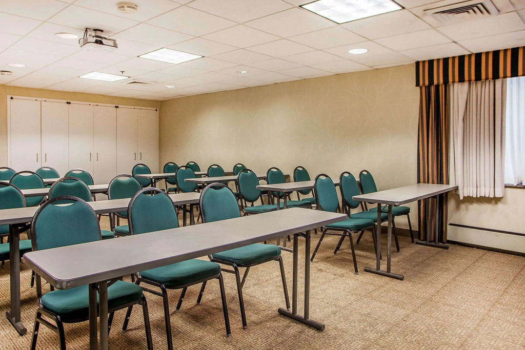 Comfort Inn & Suites Somerset - New Brunswick