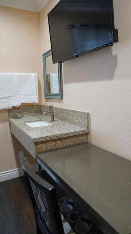 Holly Crest Hotel - Los Angeles, LAX Airport