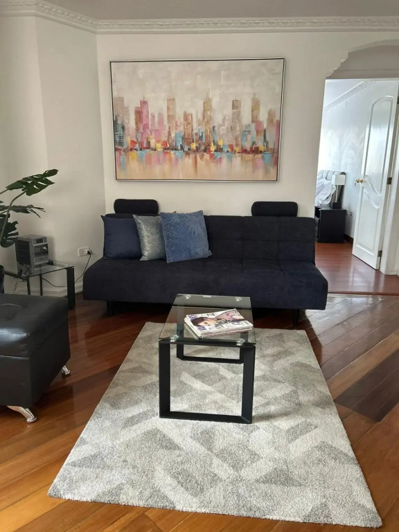 Cómoda suite amoblada nueva a estrenar, con vistas Sector La Carolina, aparcamiento privado