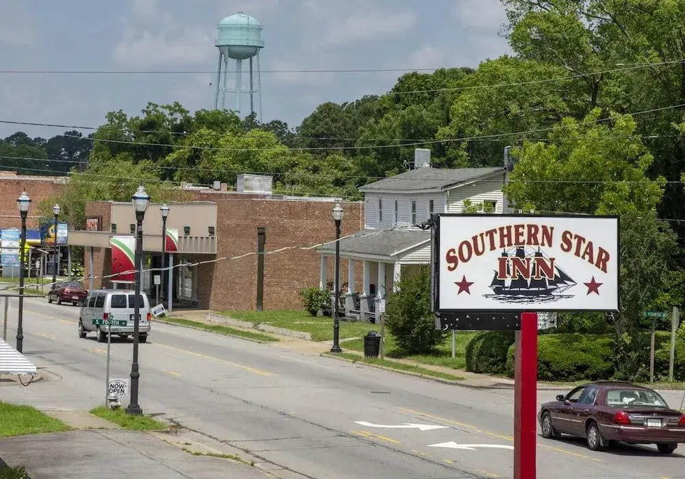 SOUTHERN STAR INN