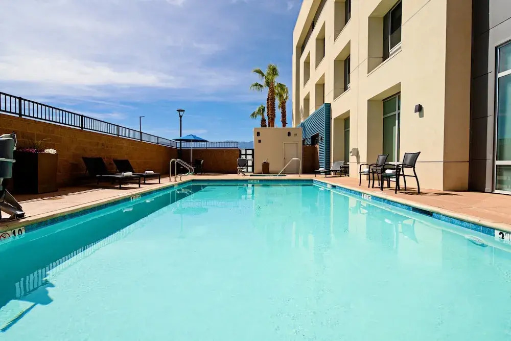 Holiday Inn Express & Suites Palm Desert - Millennium by IHG
