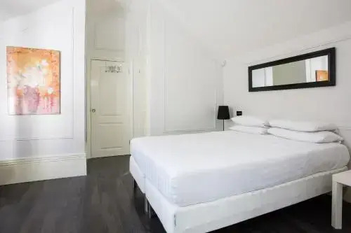Stanhope Mews West II by Onefinestay