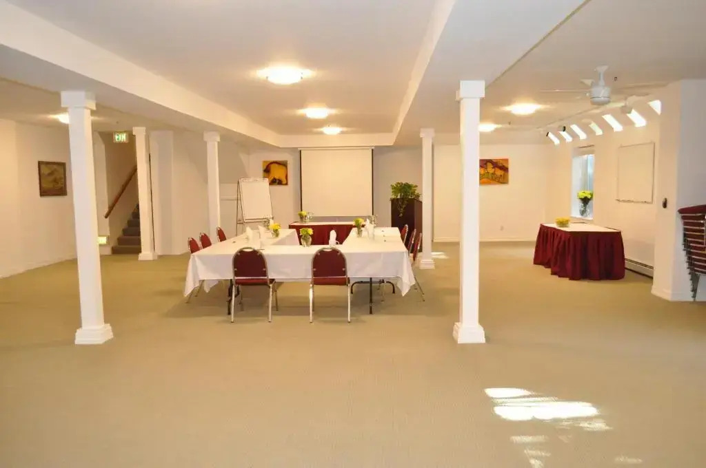 Bradley Boulder Inn