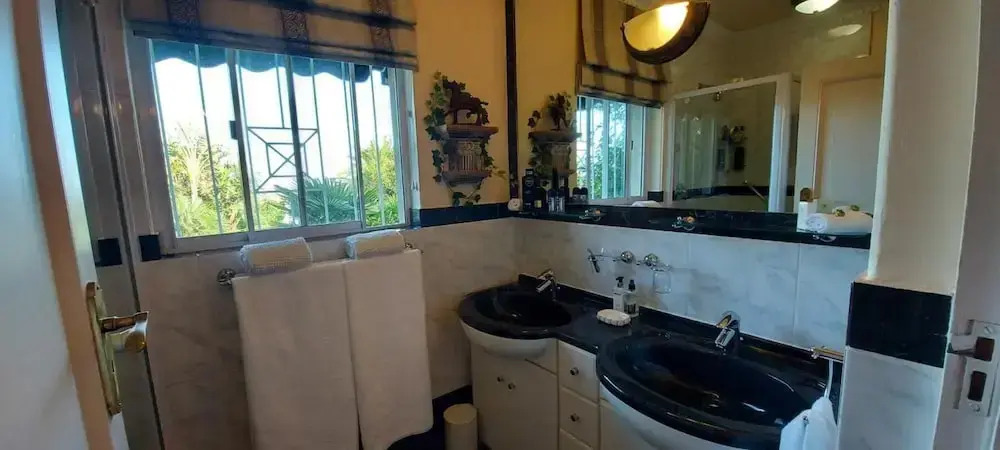 Room in Apartment - The Garden Apartment - Roosboom Luxury Facilities in Somerset West, 2 Guests