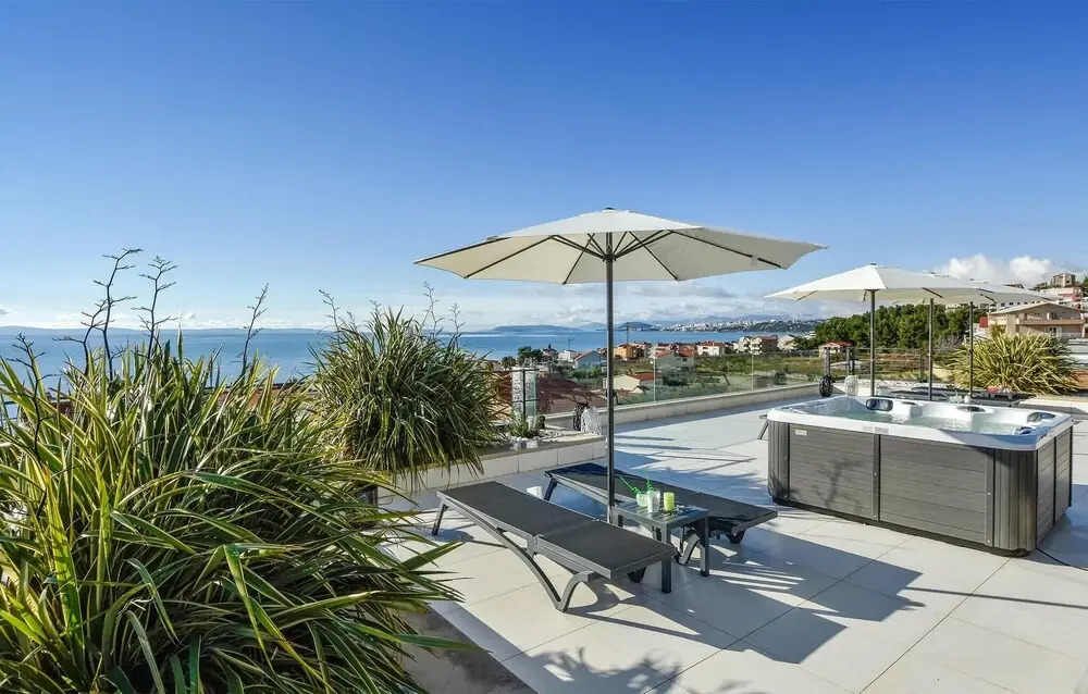 Awesome Apartment in Podstrana With 1 Bedrooms, Wifi and Outdoor Swimming Pool