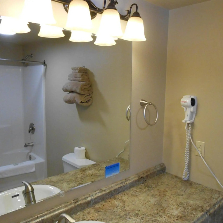 Ninepipes Lodge