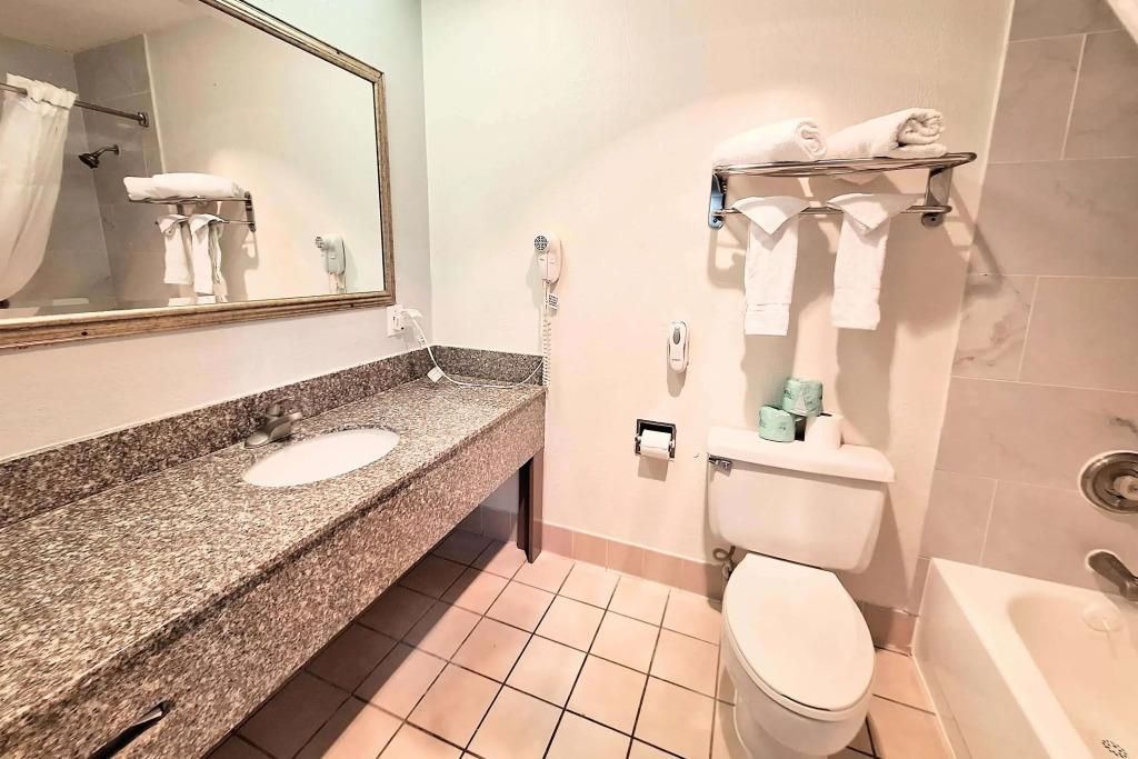 Travelodge by Wyndham Indianapolis Speedway