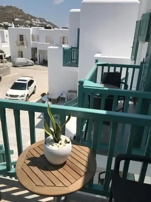 YL Suites