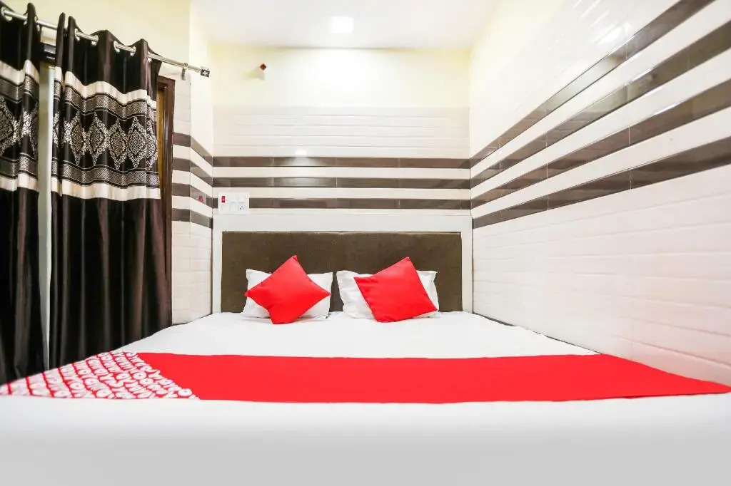 Starlight Hotel by OYO Rooms