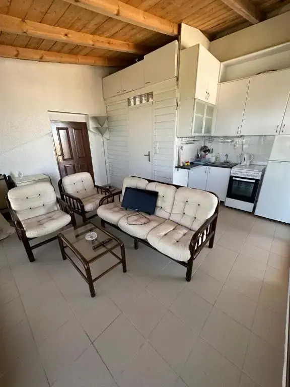 SolMar Aegina with private pool - jacuzzi
