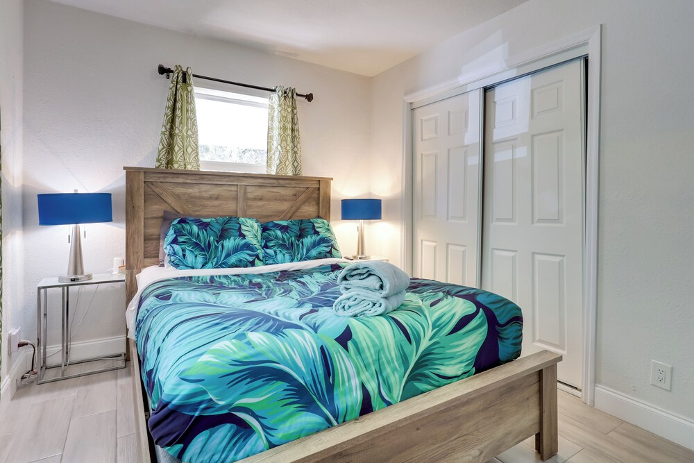 Pool & Patio! Gem 4 Mi to Fort Lauderdale Beach