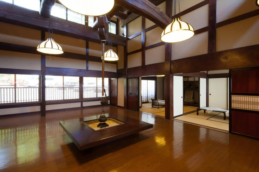 Yakushidaira Akanejyuku