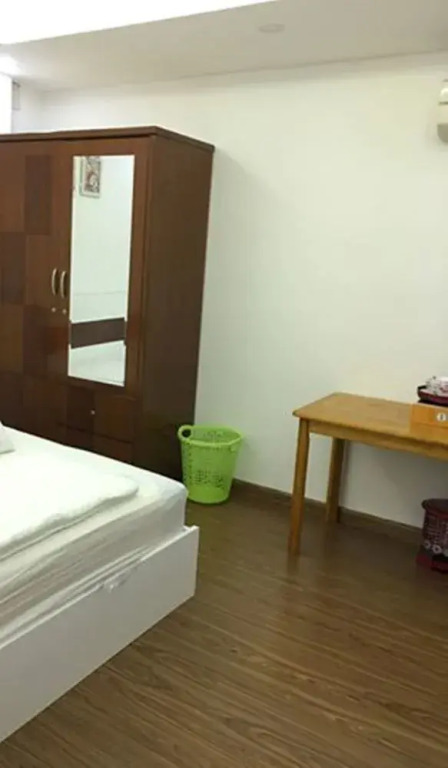 Smiley Apartment 7