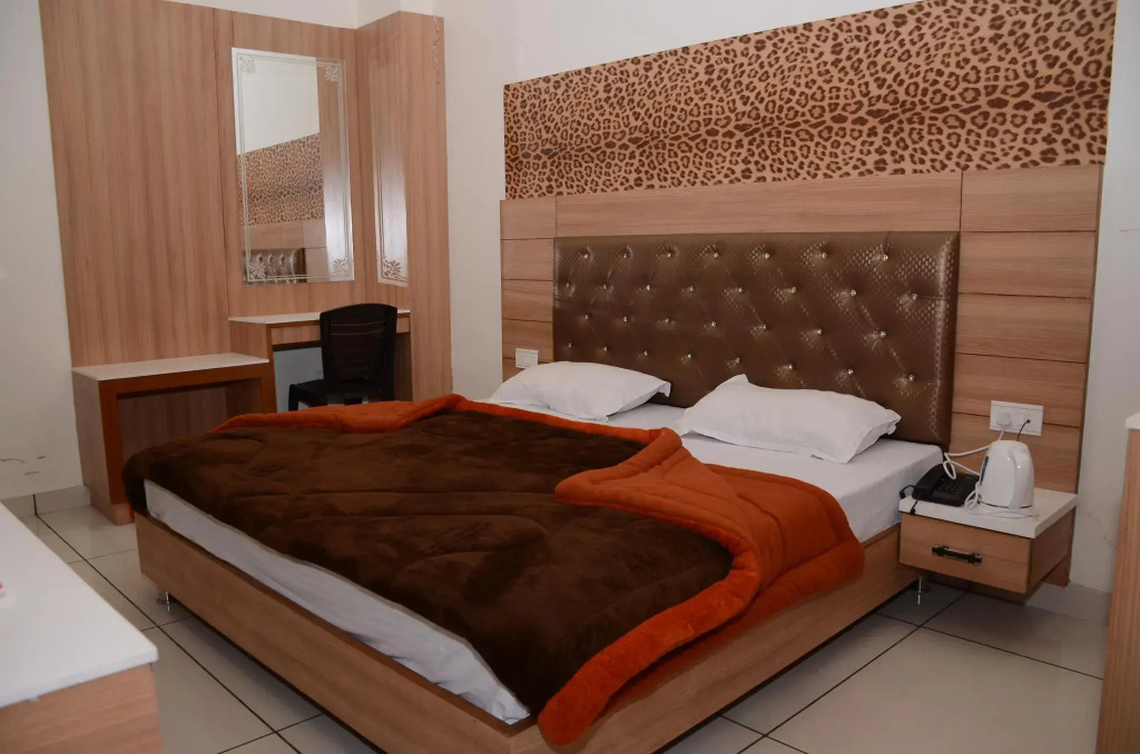 Hotel Robin Inn