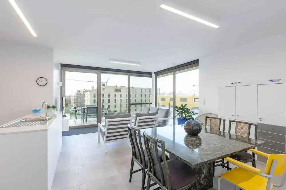 Newly Built Flat Near the City Centre