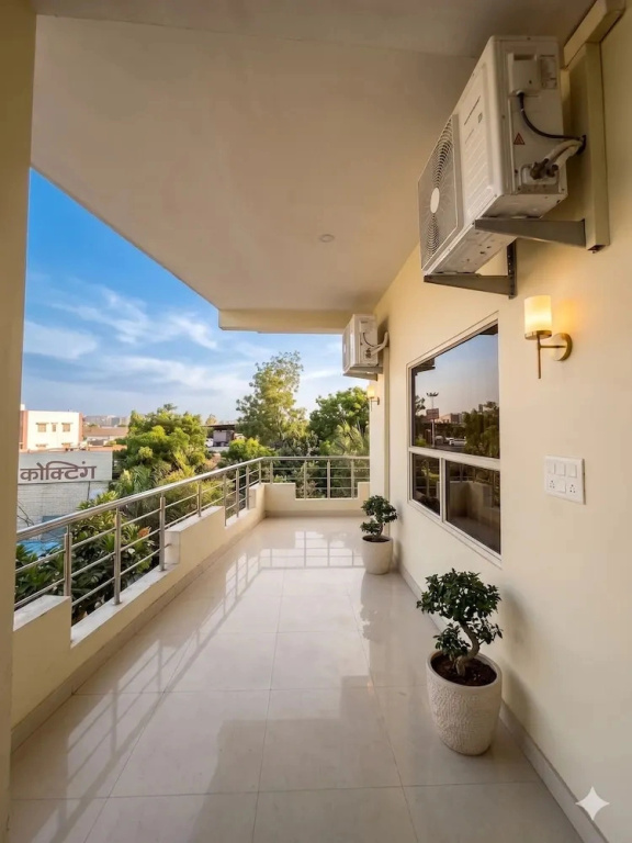 Hotel Radhe Radhe Near Jaipur Airport