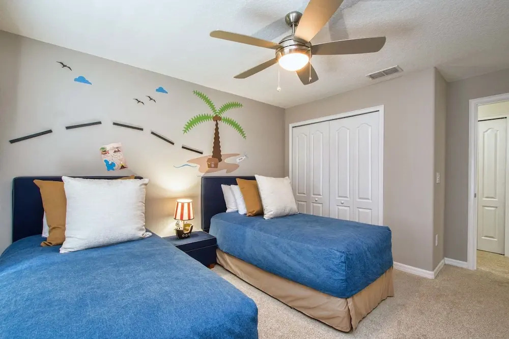Storey Lake 4 Bedroom Townhome w Splashpool - 1629ST