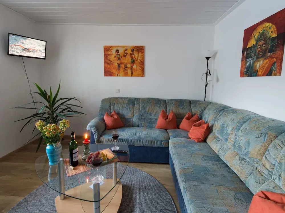 Ruhiges Apartment mit Sauna, Burggen