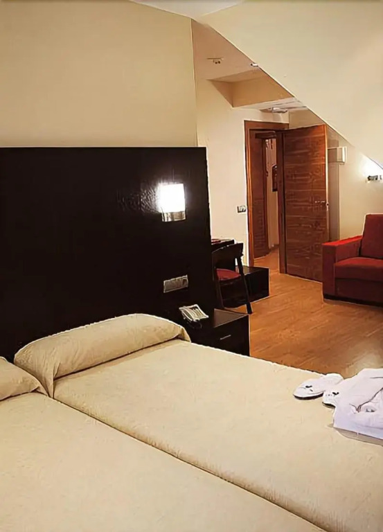 Hotel 44