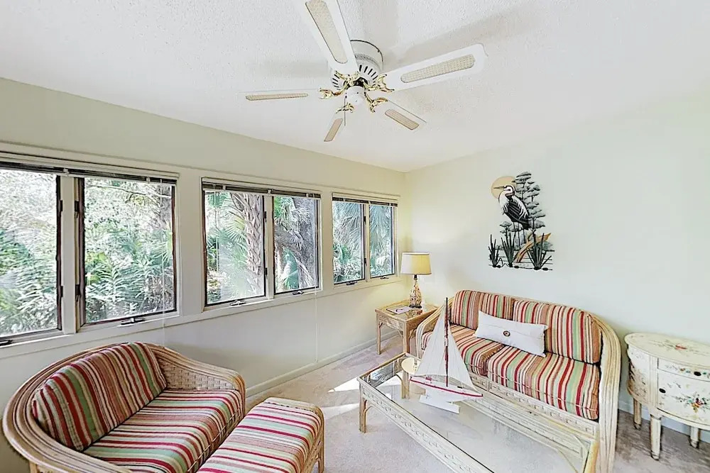 New Listing! Kiawah Hideaway - Steps To Beach 2 Bedroom Cottage