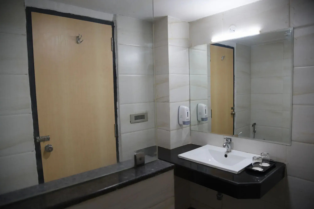 Oyo 7130 Hotel Broadway