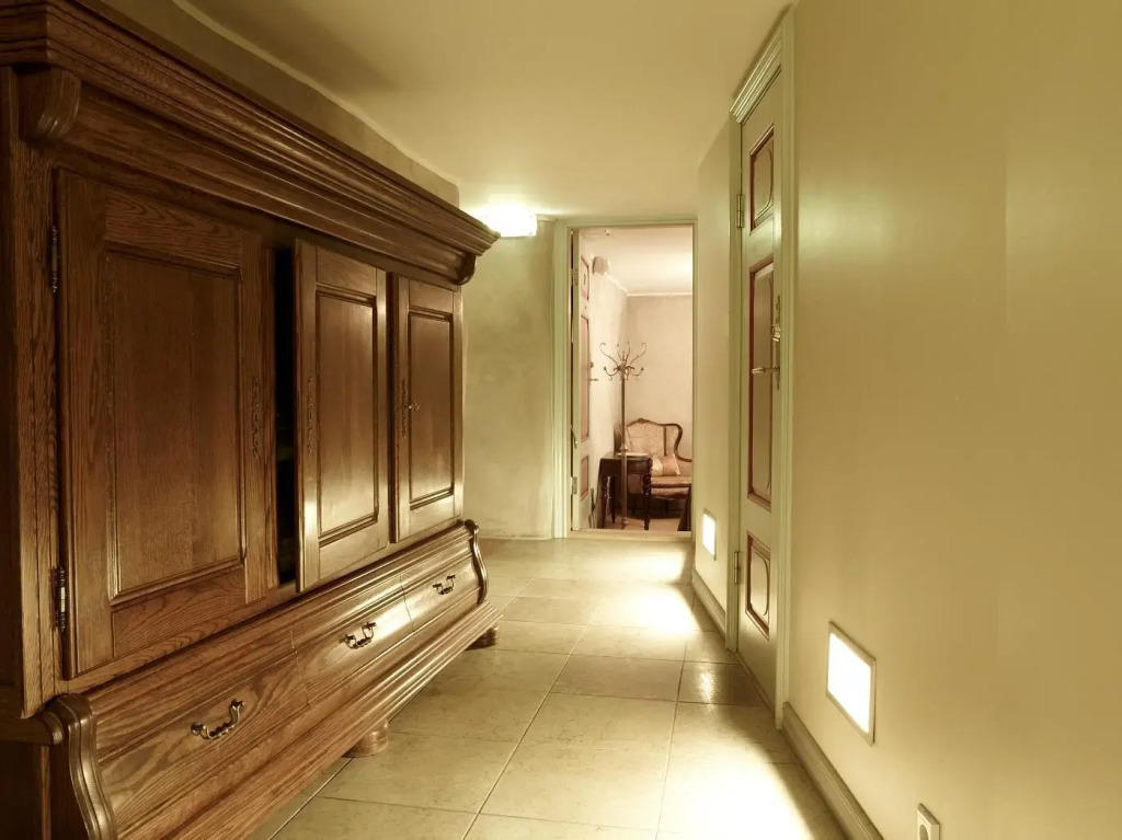 CRU Hotel