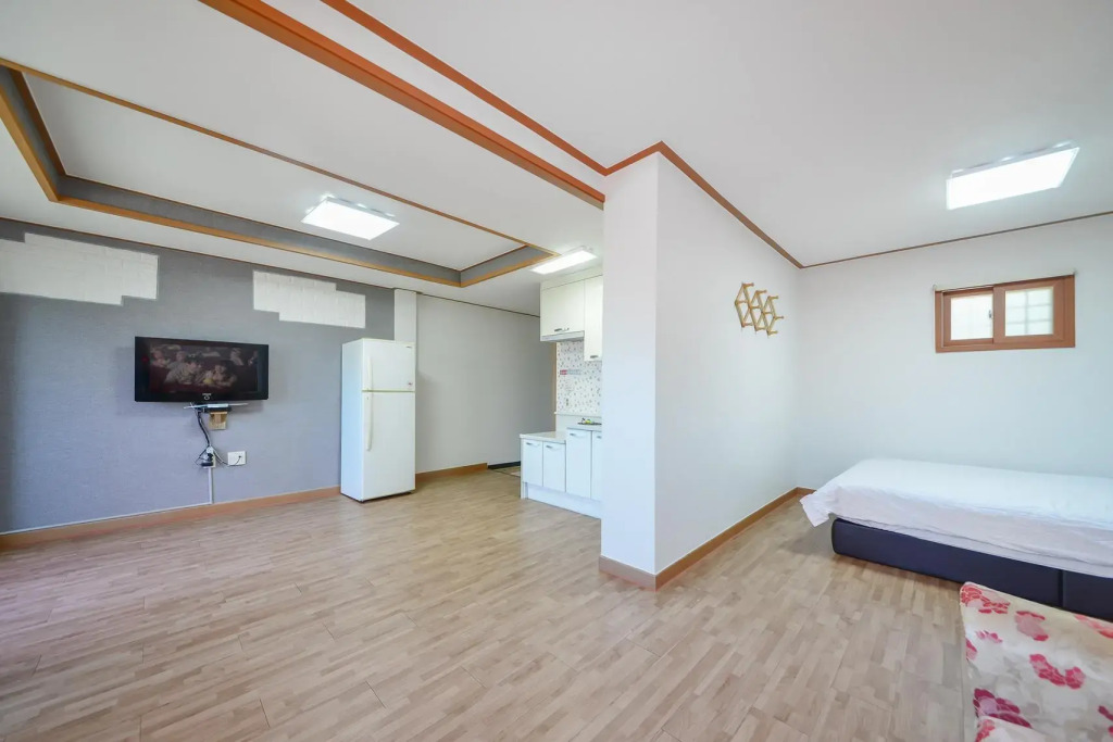 Ganghwa Punggyung gryujineon zip Pension