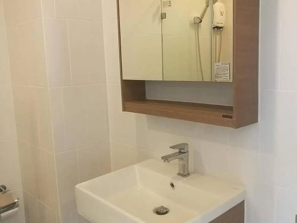 Brand New Luxury 1 Br Near 2mrt 2bts 3 Shopping