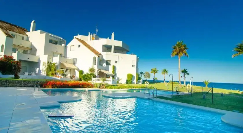 First Line House Casares del Mar