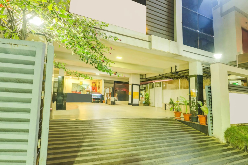 sri maharaja inn