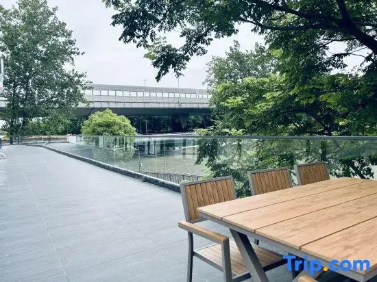 Homeinn Plus Hotel (Shanghai Pudong New International Expo Center Huamu Road Subway station)