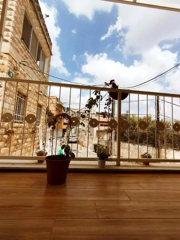 Sabbah's apartment couple