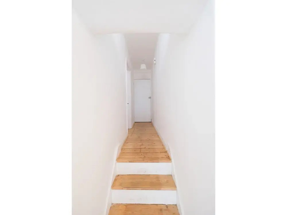 Beautiful, Bright and Spacious Flat for 4