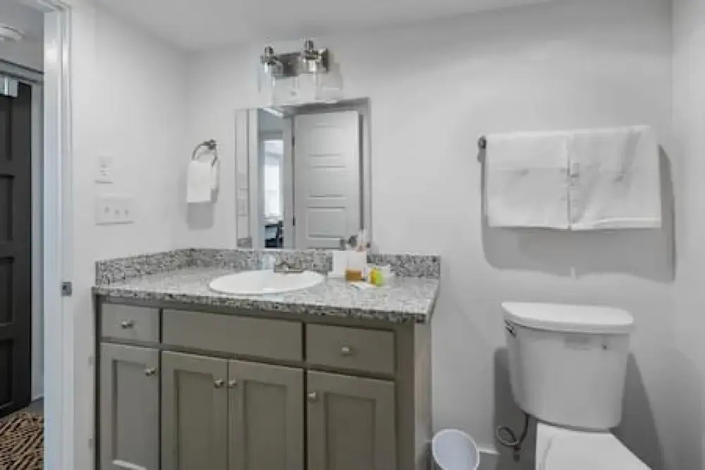 Great Location Close to Golf and Downtown