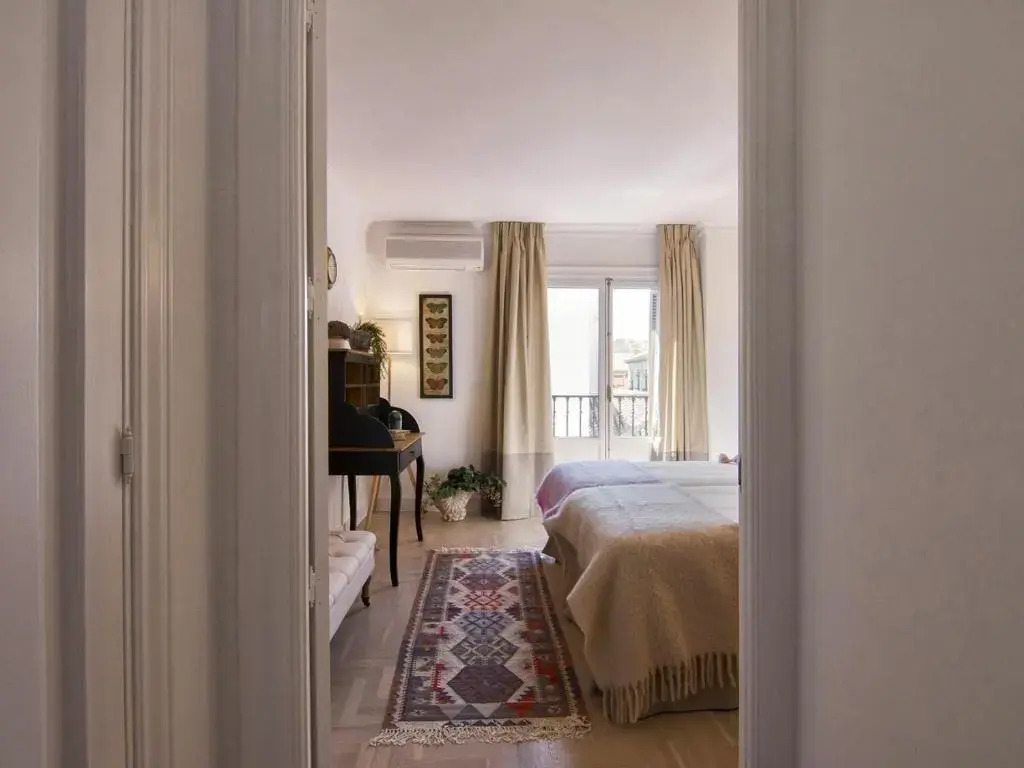 Chezmoihomes Glow and elegant 4 BR apartment in the heart of granada parking free