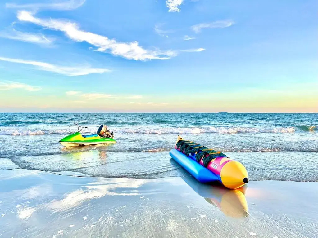 Escape Condominiums Beachfront Suites - Mae Phim