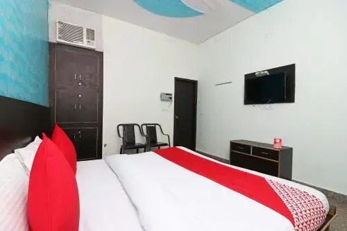 Dev Hotel by OYO Rooms