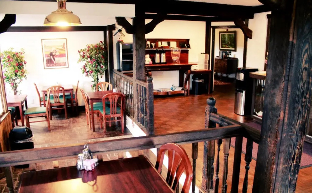 Auld Holland Inn