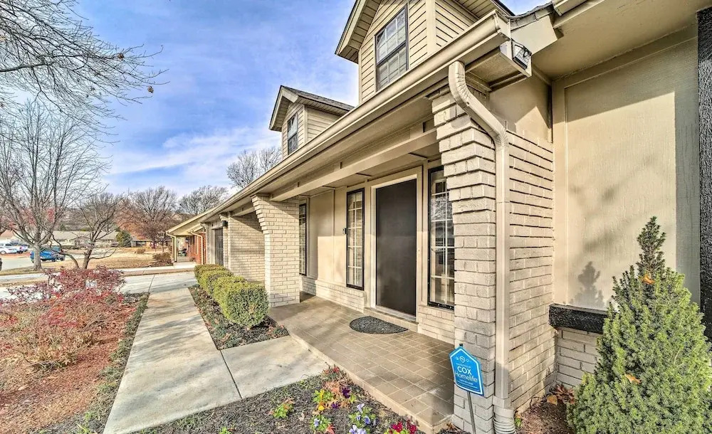 Immaculate Woodland View Retreat w/ Hot Tub