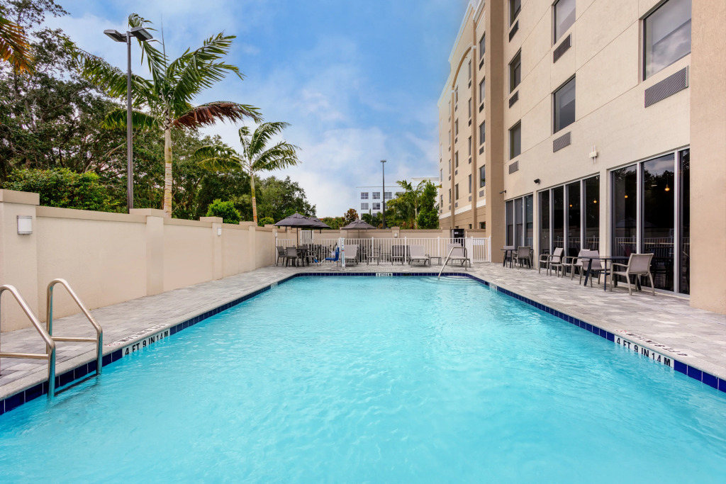 Holiday Inn Express & Suites - Miramar by IHG