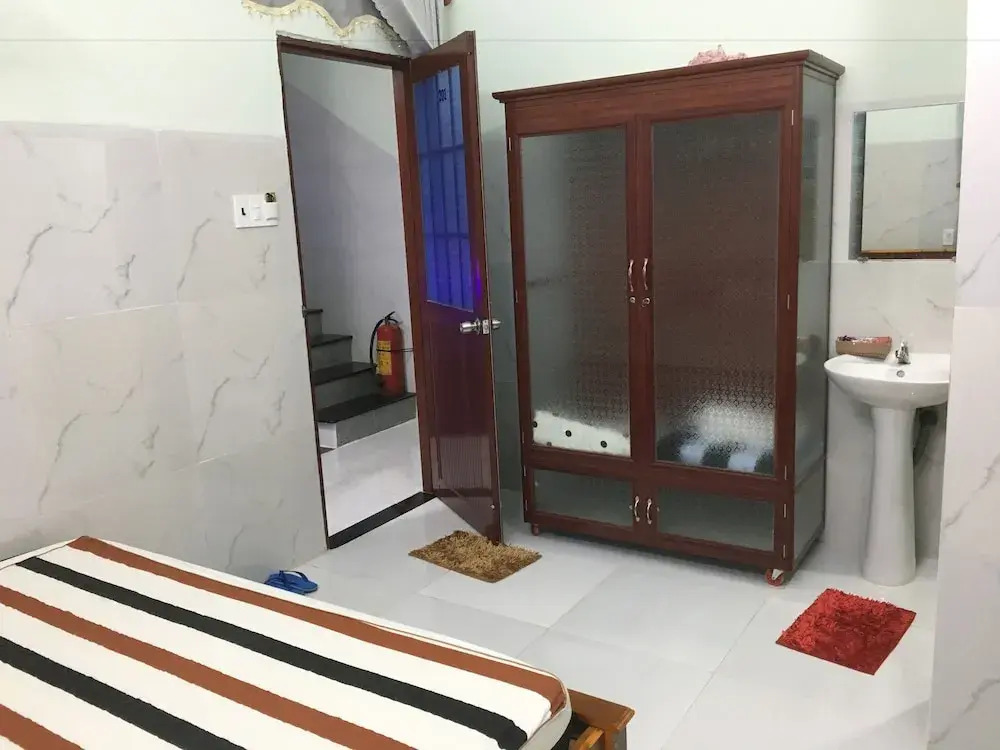 Khách sạn Ngọc Quỳnh
