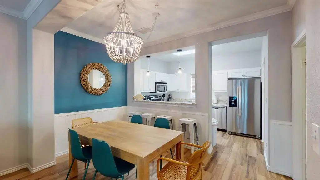 MC18 Upscale Condo, Shared Pool, Close to Beach