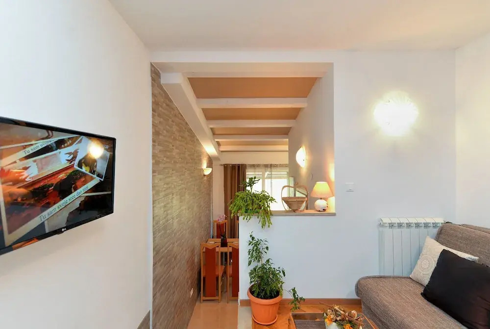 Apartment 1049