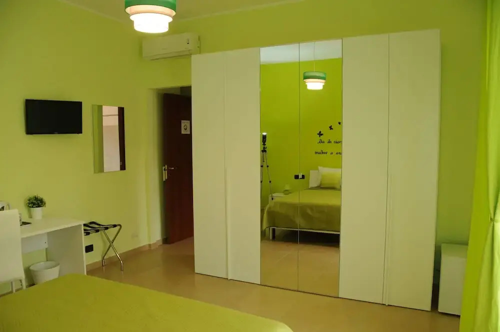 Color House Malpensa B&B