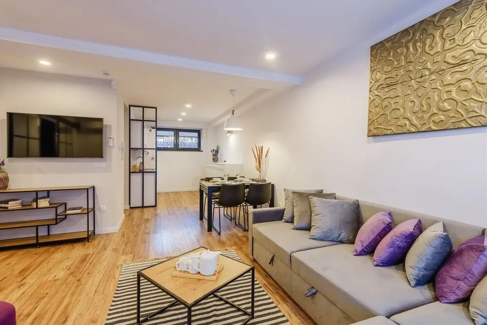 REZYDENCJA ORNAK 5 - stylowe apartamenty z balkonami i jacuzzi, 5 min pieszo do Krupówek, IZBY PODHALAŃSKIE