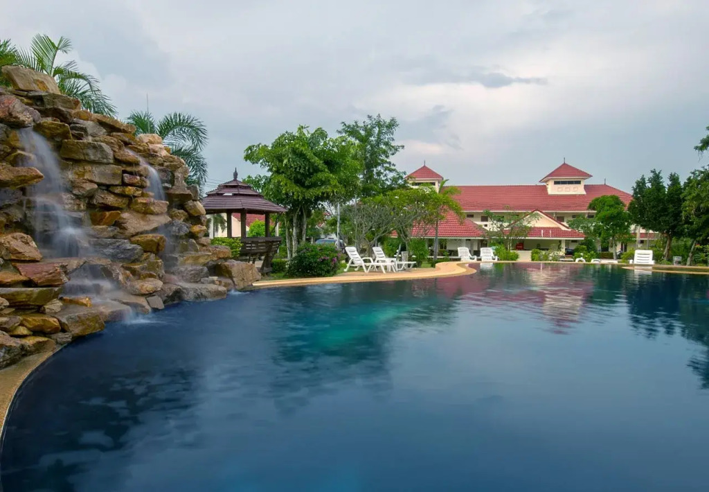Lake Villas Resort