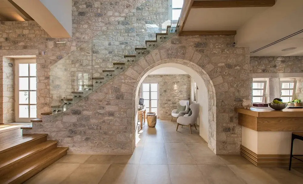 BASSA MAINA Villas & Suites